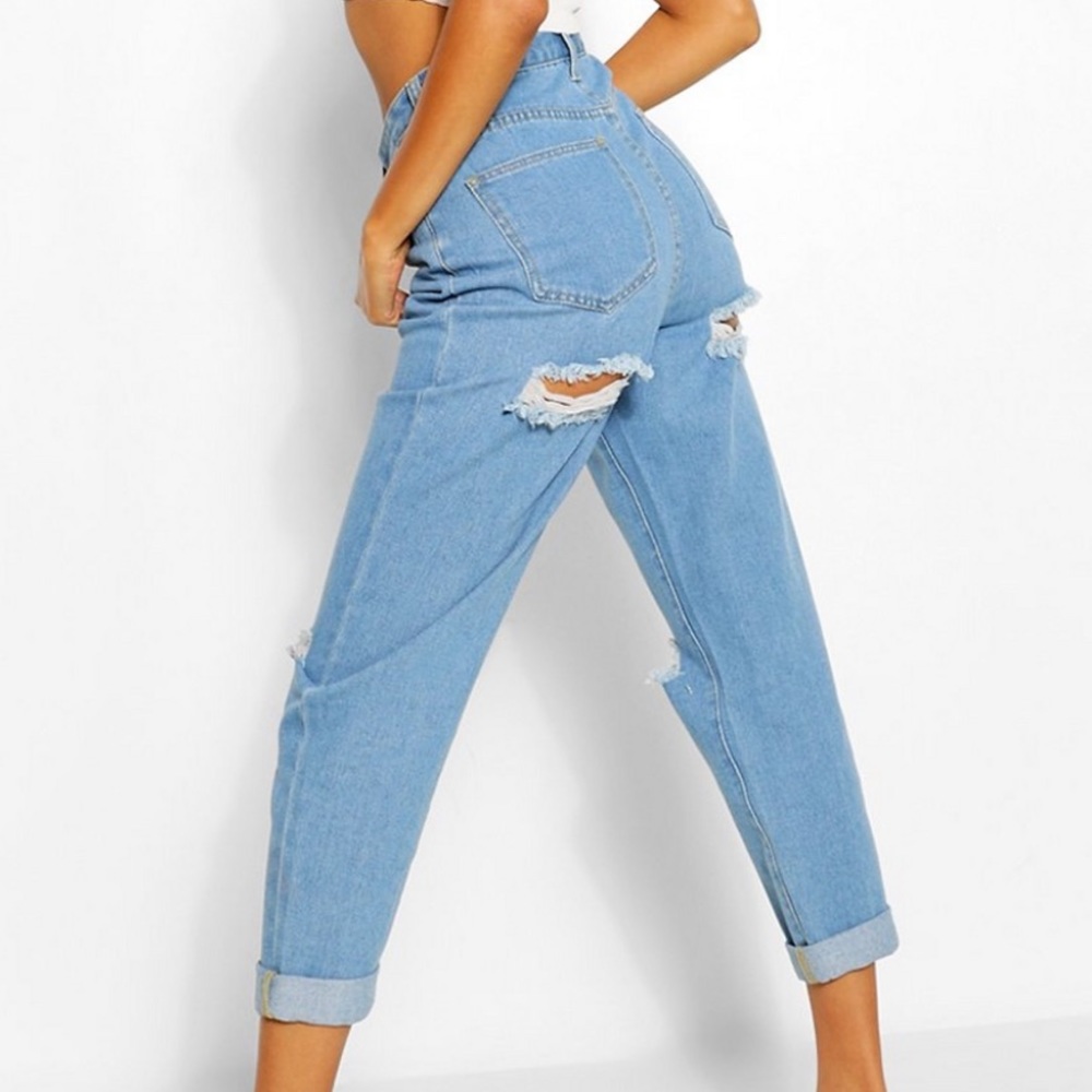 BOOHOO BUM RIP JEANS - Picture 2 of 5